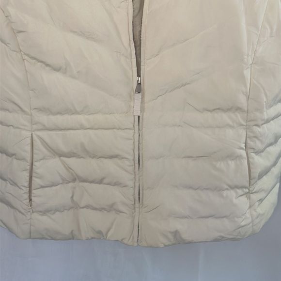 Talbots white XL puffer vest - Picture 3 of 4